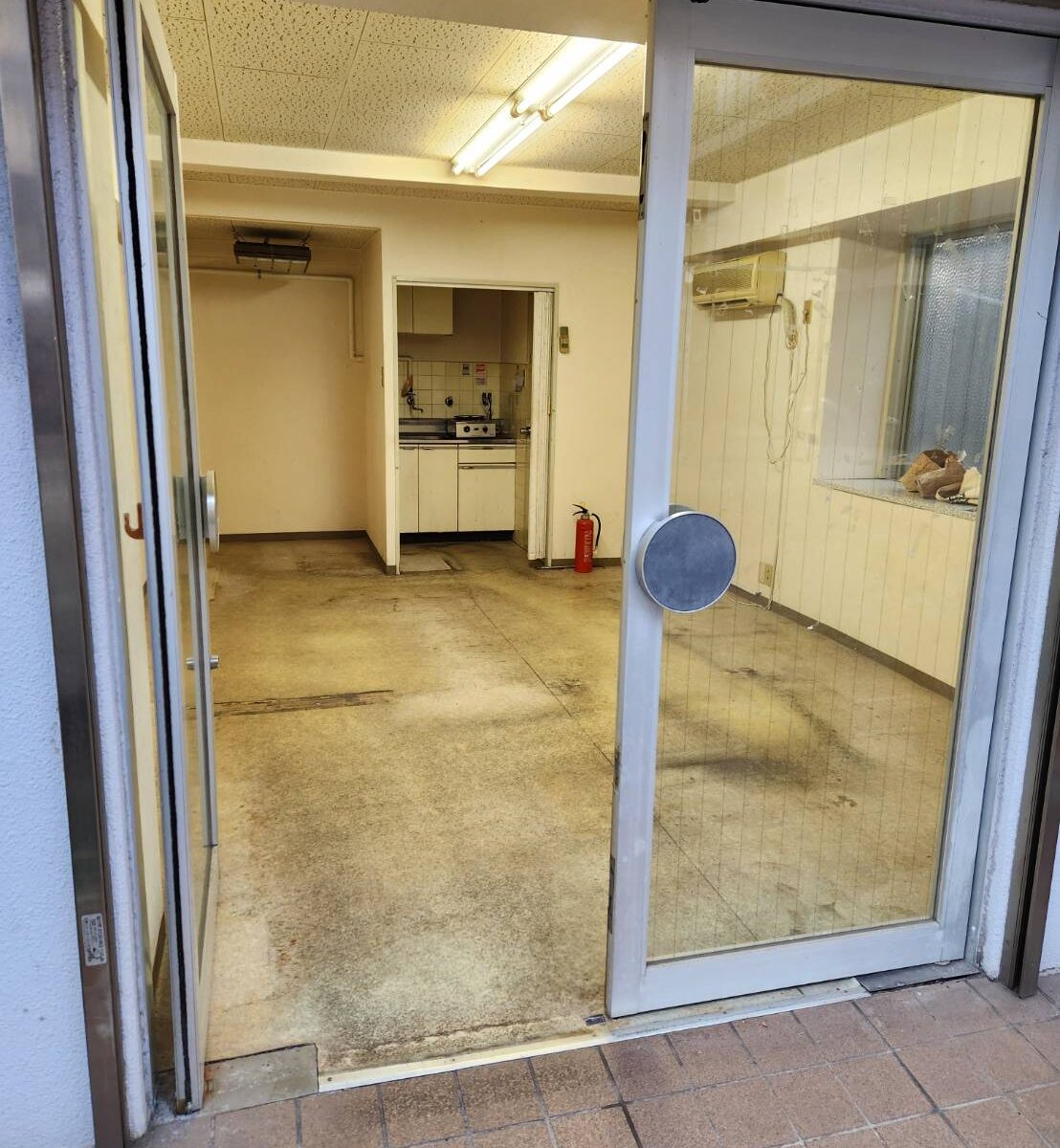 閉鎖し明け渡す当日の空になったあぱけん事務所